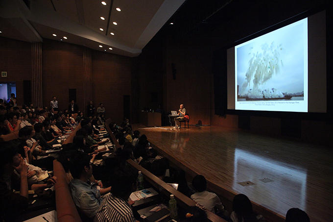 http://www.wochikochi.jp/english/foreign/cai-guo-qiang_08.jpg