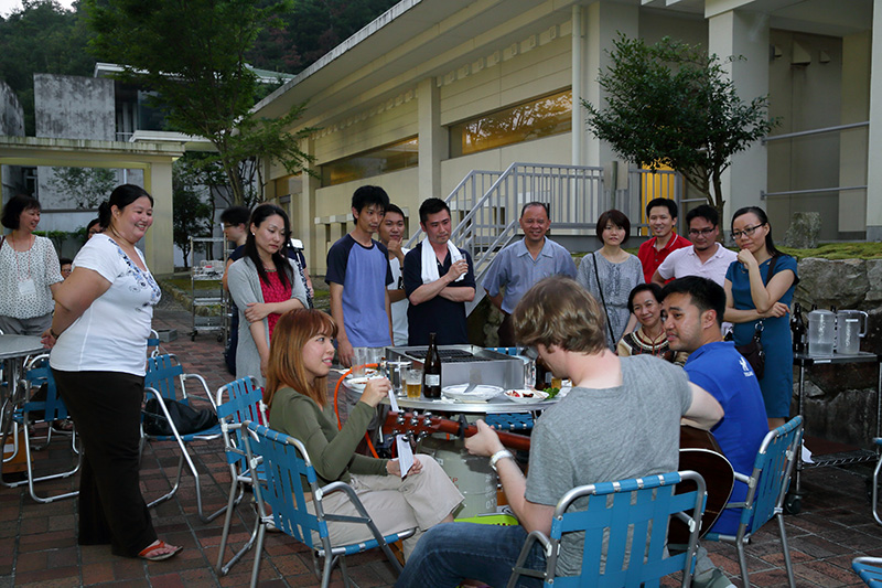 http://www.wochikochi.jp/english/foreign/networking_of_japanese_studies_04.jpg