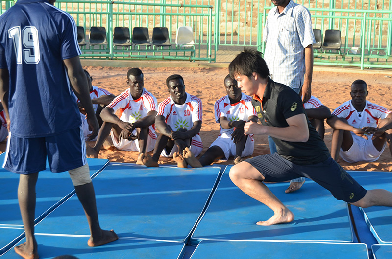 http://www.wochikochi.jp/english/foreign/sudan_wrestling01.jpg