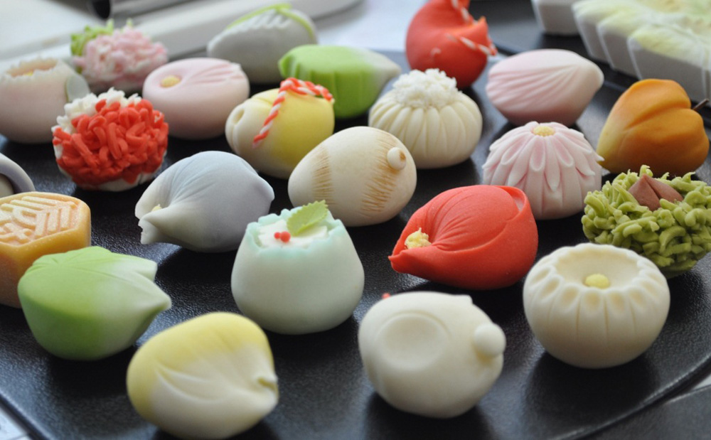 http://www.wochikochi.jp/english/foreign/wagashi_asia01.jpg