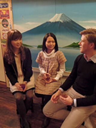 http://www.wochikochi.jp/english/report/JLPT_Germany02.jpg