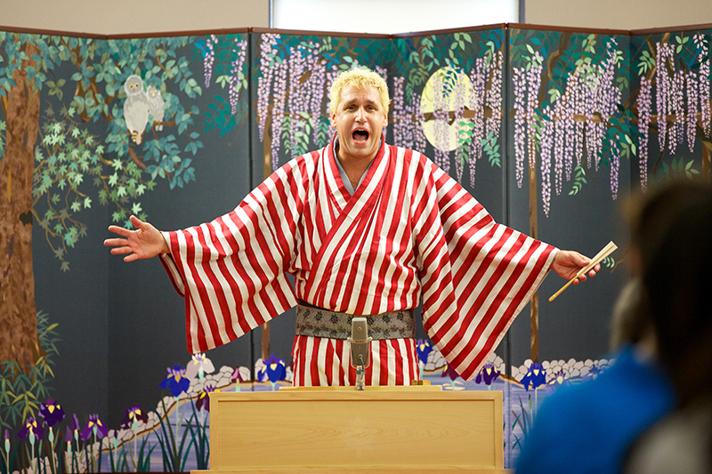 http://www.wochikochi.jp/english/special/canadian_rakugo06.jpg