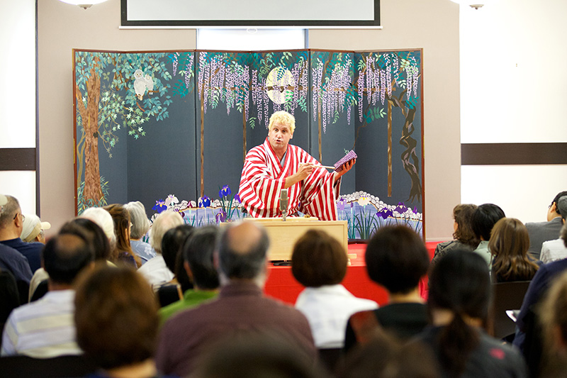 http://www.wochikochi.jp/english/special/canadian_rakugo10.jpg