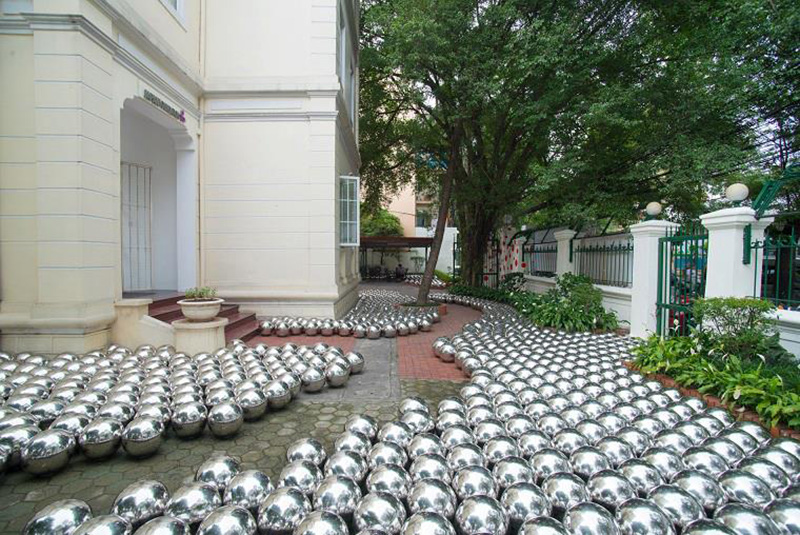 http://www.wochikochi.jp/english/special/kusama_vietnam02.jpg