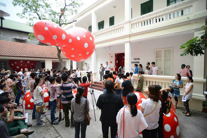 http://www.wochikochi.jp/english/special/kusama_vietnam07.jpg