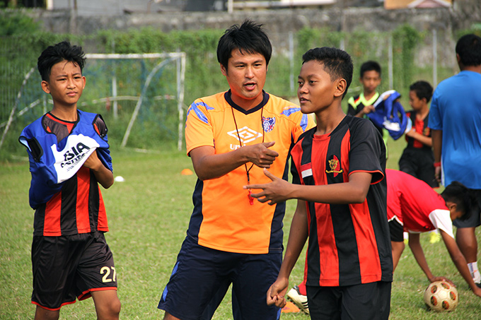 http://www.wochikochi.jp/report/japan-Indonesia-soccer_04.jpg