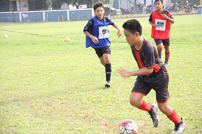 http://www.wochikochi.jp/report/japan-Indonesia-soccer_05.jpg