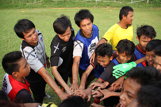http://www.wochikochi.jp/report/japan-Indonesia-soccer_07.jpg
