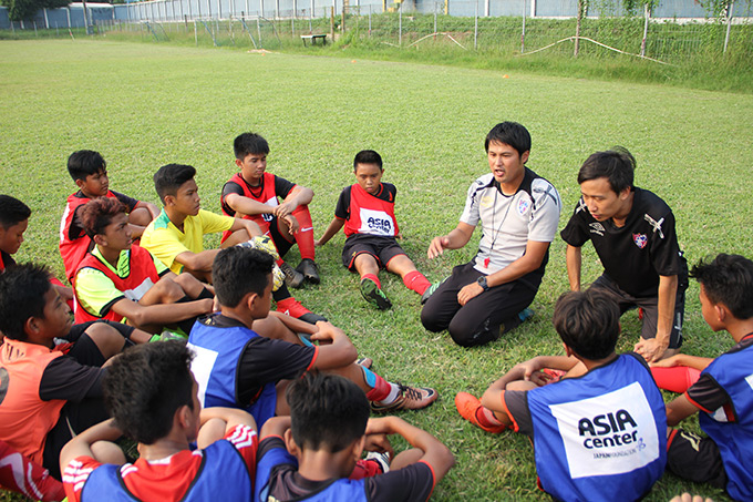 http://www.wochikochi.jp/report/japan-Indonesia-soccer_09.jpg