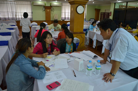 myanmar_teacher03.jpg